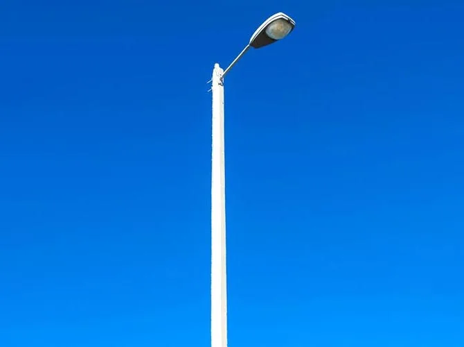 قطب ترافیک تک بازویی